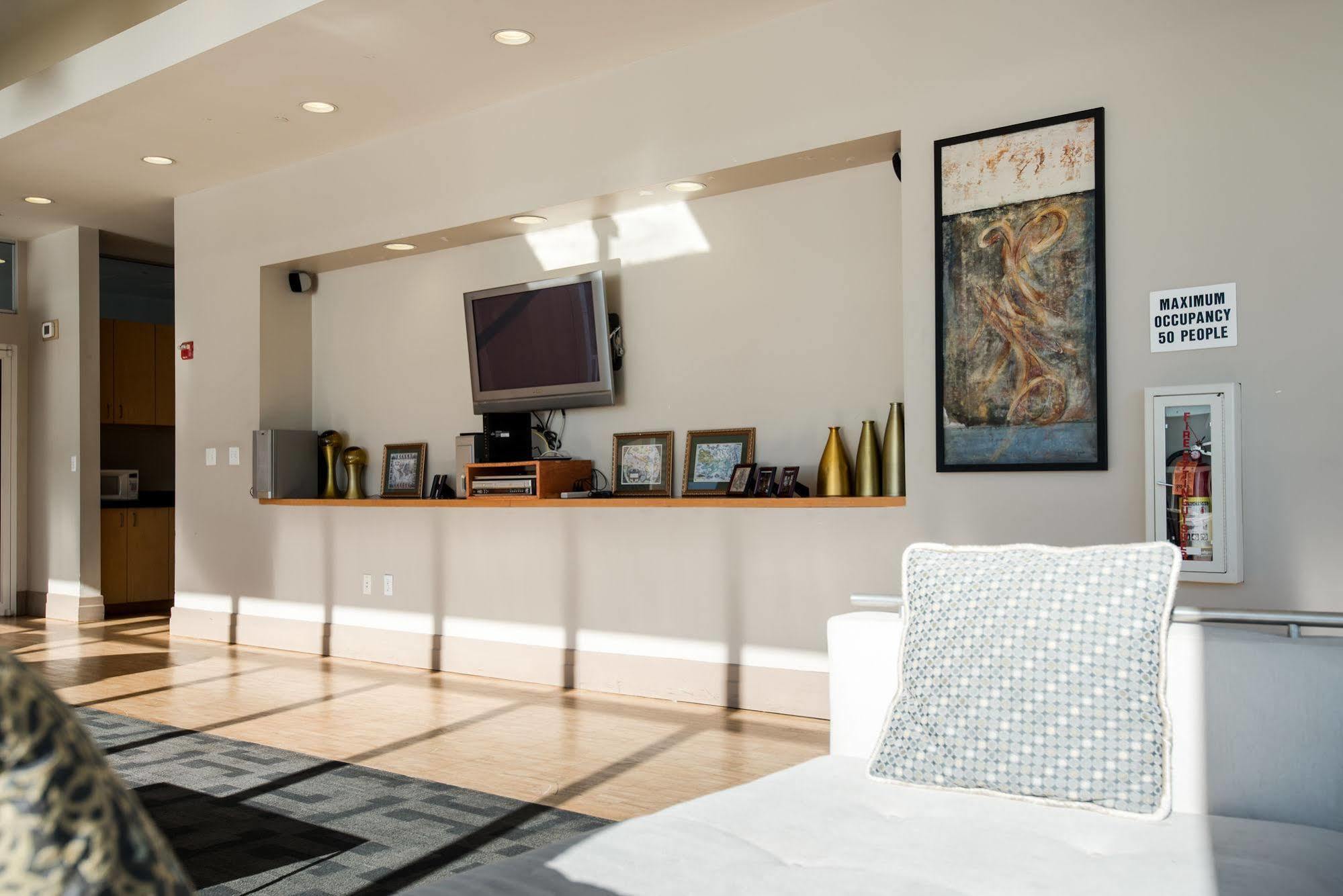 Dharma Home Suites Jc At Exchange Place เจอร์ซีย์ซิตี้ ภายนอก รูปภาพ